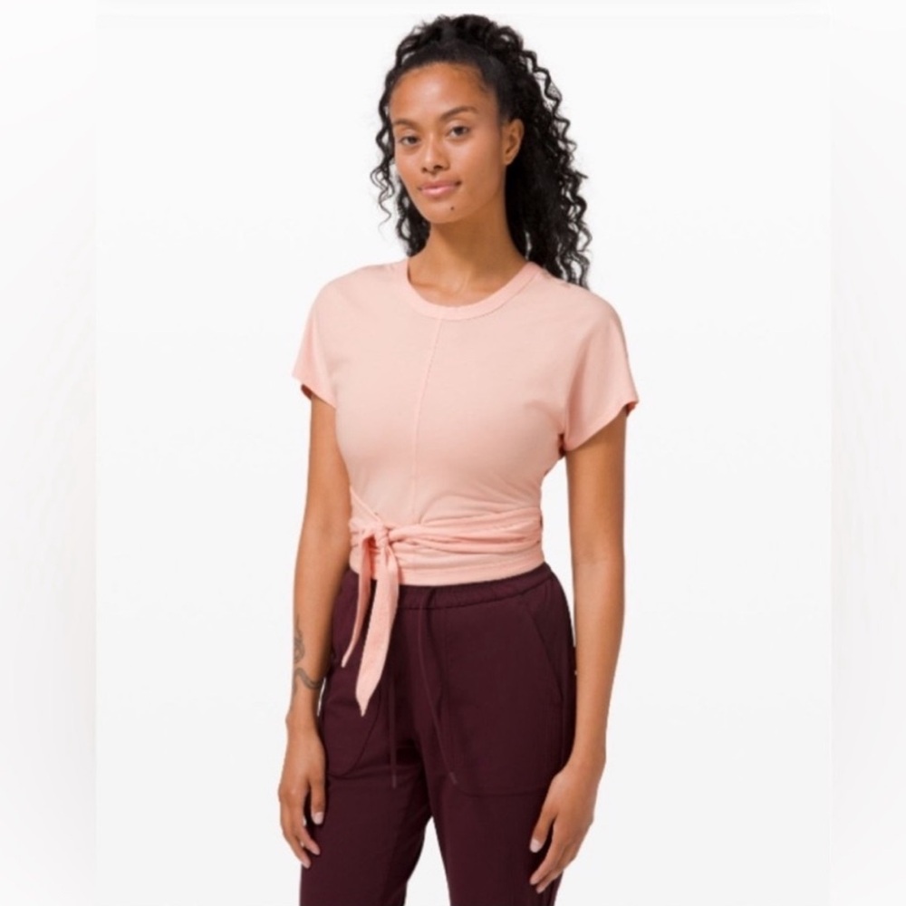 Lululemon Its A Tie Tee Cropped Tie Wrap Pink shirt XS
